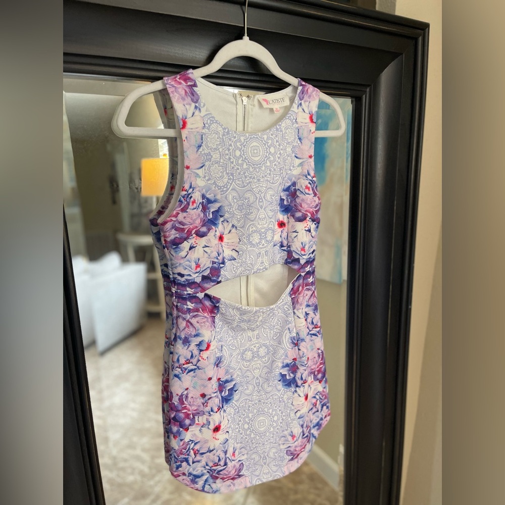 L’ATISTE Floral Cut Out Mini Dress‎ Size Medium